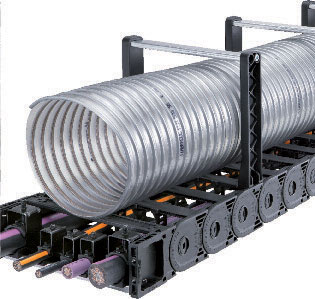 新型發(fā)明:強(qiáng)牢固性拖鏈鏈接